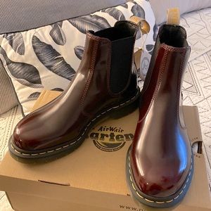 Dr Martens 2976 Vegan Chelsea Boots